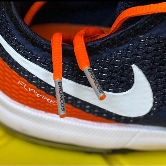 OOS & RARE Men's Nike Navy/Orange Denver Broncos Air Max Typha 2 Shoes 8.5 - Picture 9 of 11